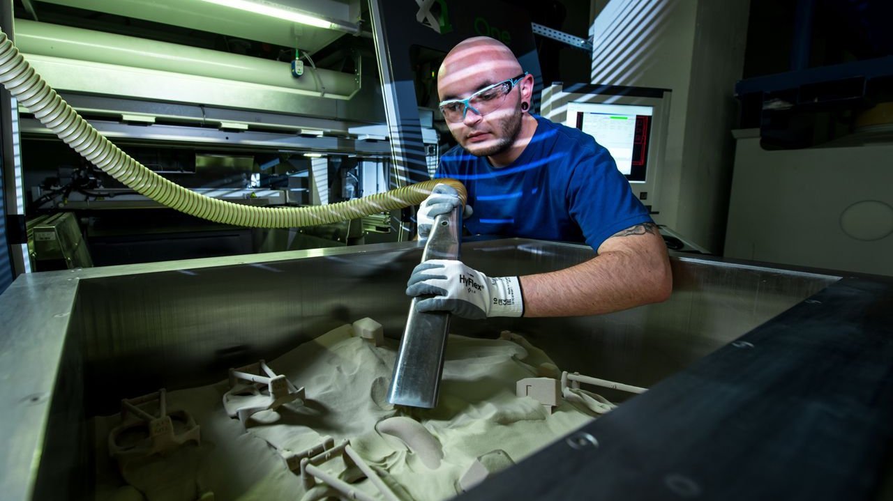 Removal of printed molded parts from 3D phenolic printer